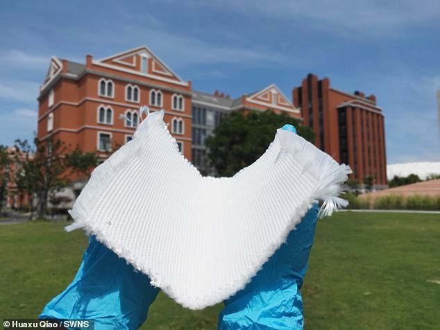 The cloak, dubbed the Janus Thermal Cloak, has two key components - an outer layer that reflects sunlight, and an inner layer that helps to trap heat inside