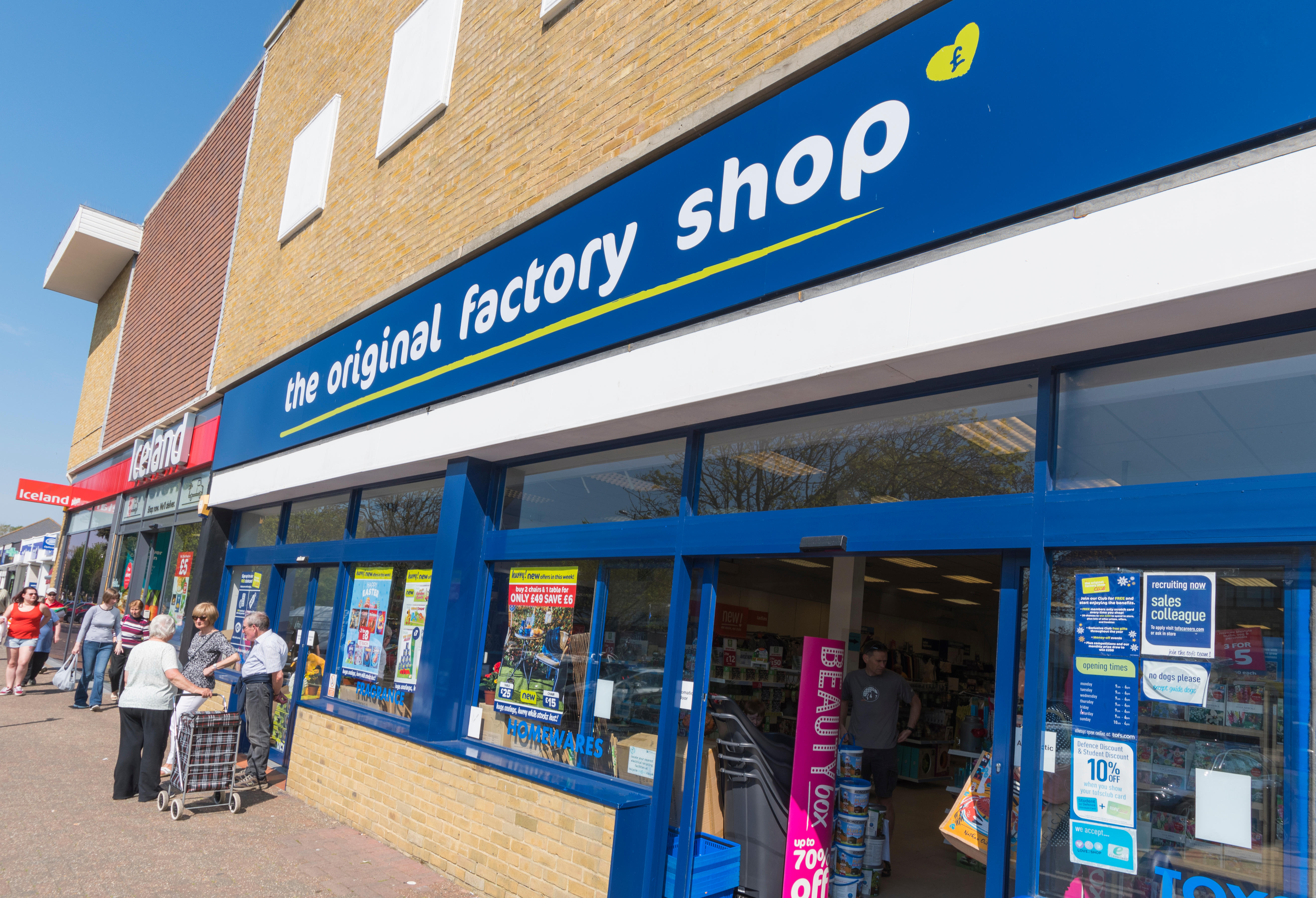 The discounter has closed a number of stores in recent months, but also opened new branches last year