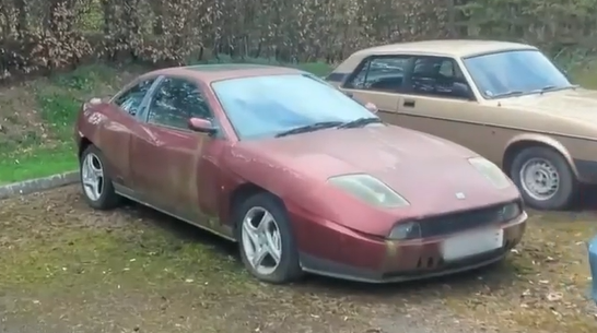 Different versions of the Fiat Coupe were released between 1995 and 1999